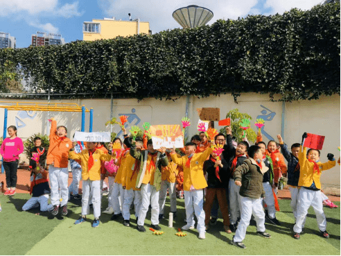 ‘milan米兰’
【足球联赛】驰骋绿茵场 点燃足球梦——南站小学举行2020年“校长杯”班级足球联赛(图5)