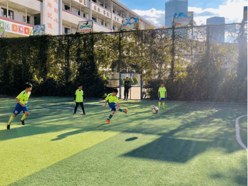 ‘milan米兰’
【足球联赛】驰骋绿茵场 点燃足球梦——南站小学举行2020年“校长杯”班级足球联赛(图6)